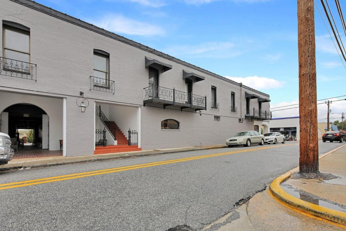 Eagle Exec Loft In Downtown Statesboro Apartamento Exterior foto