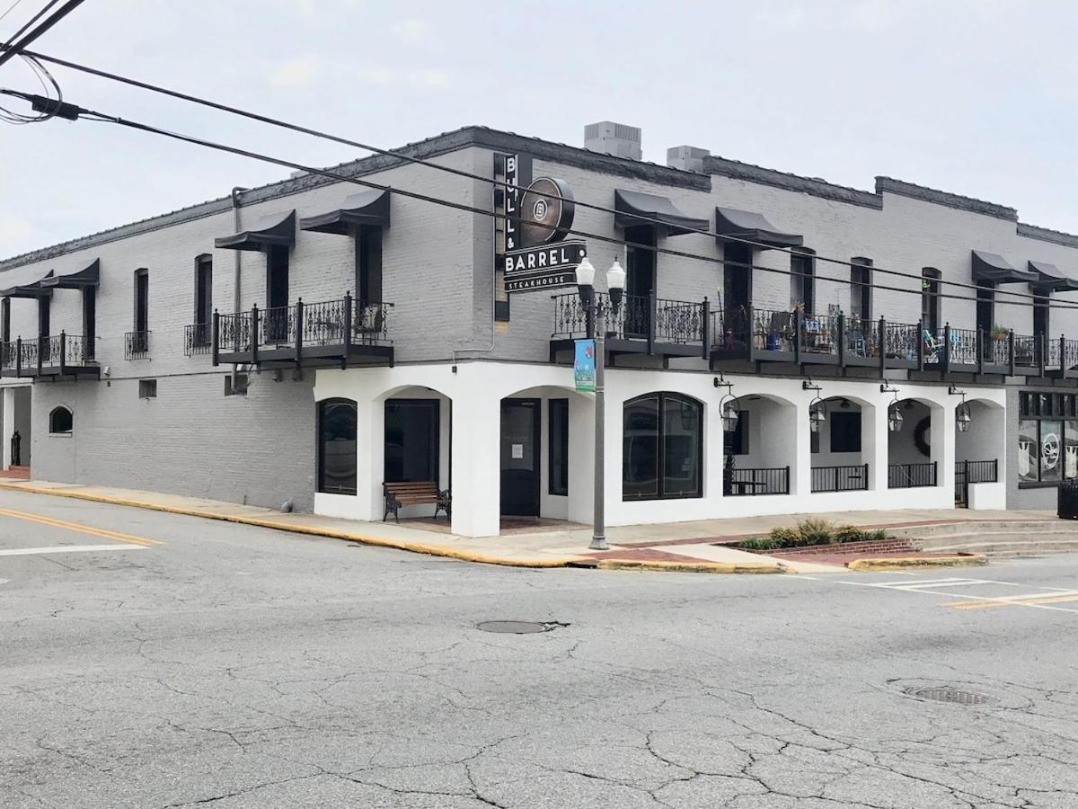 Eagle Exec Loft In Downtown Statesboro Apartamento Exterior foto